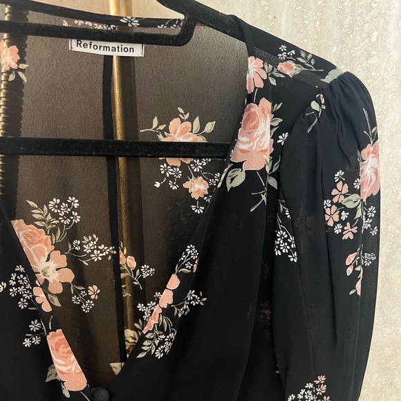 Reformation dark floral blouse (size 4) - Picture 3 of 5